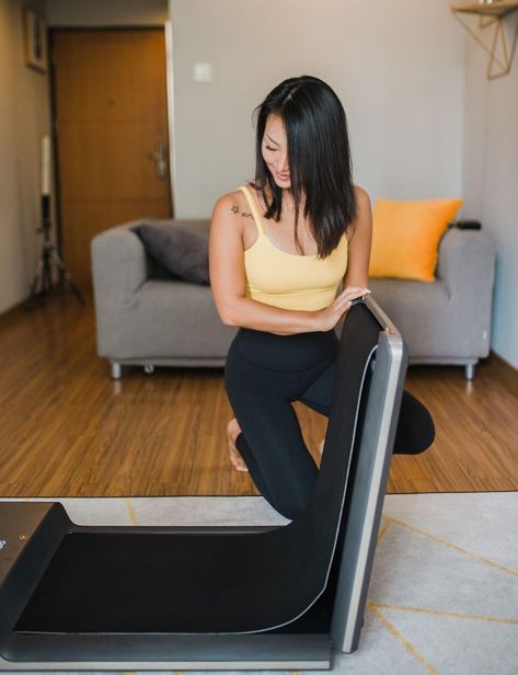 This Tiny, Foldable Treadmill Is Perfect For Urbanites Folding Treadmill Small Spaces, Small Treadmill, Goal Aesthetic, Best Treadmill For Home, Walking Machine, Foldable Treadmill, Good Treadmills, Treadmill Walking, Folding Treadmill