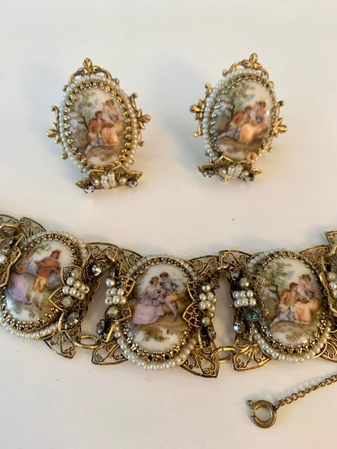 Vintage Victorian Jewelry, 1890s Jewelry, 1890 Jewelry, Rose Vampire, Vintage Earrings Victorian, Styled Jewelry, Transfer Art, Antique Jewelry Victorian, Princess Life