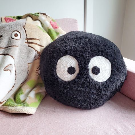 Crochet Soot Sprite Free Pattern, Soot Sprite Crochet Pattern Free, Soot Sprite Crochet Pillow, Studio Ghilbi, Crochet Mini Totoro, Totoro Crochet Plush, My Neighbour Totoro, Soot Sprites, My Dream Came True