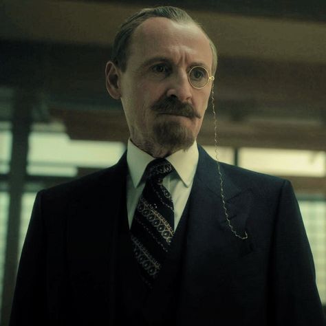 Colm Feore, Reginald Hargreeves, Umbrella Academy, Umbrella