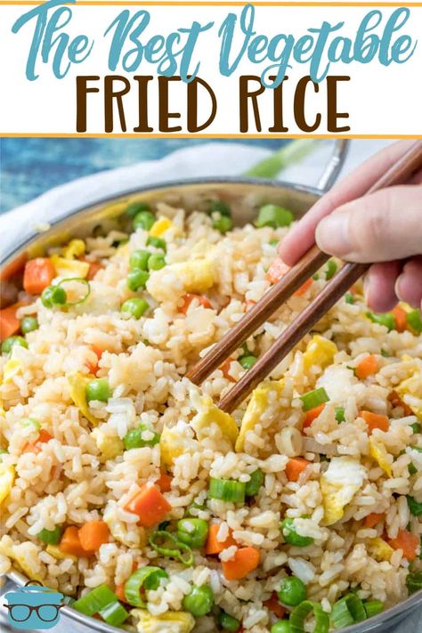 Make Chinese restaurant-style fried rice at home! It whips up in minutes. Chicken, shrimp or pork can be added to make it a filling meal! Cheapest Recipes, Rice Entrees, Fried Rice Video, Rice Casseroles, Fried Rice At Home, Vegetable Fried Rice Recipe, Geo Board, Rice Video, Veggie Breakfast