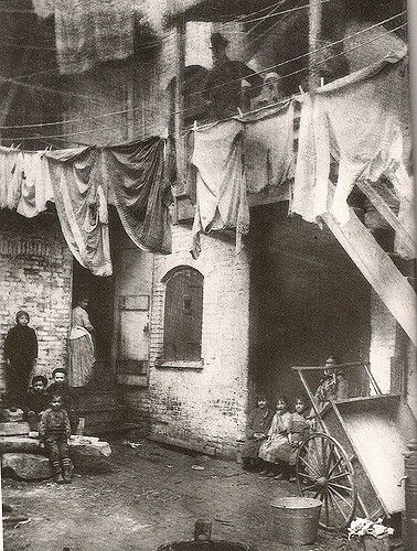 New York 1885 | Jacob Riis - American Image by Martin W. San… | ADiamondFellFromTheSky | Flickr Jacob Riis, San Myshuno, Genius Loci, New York Vintage, The Great, Lower East Side, Vintage New York, Foto Vintage, Interesting History