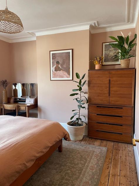 Colours On Walls, Masquerade Little Greene, Little Greene Masquerade, Warm Colour Bedroom, Victorian Cottage Bedroom, Bedroom Decor Victorian, Color Drenching Bedroom, Victorian Bedroom Ideas, Spare Room Ideas