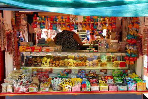 Another killer Mexican candy store on Olvera Street. Mexican Candy Store, Mexican Store, Bodega Store, Mexican Grocery Store, Snack Rack, Olvera Street, Foodie Photography, Mexican Street Food, Market Stands