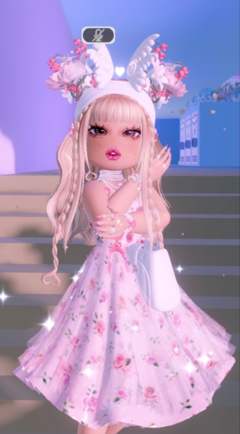 Pretty Preppy Royale High, Preppy Royale High, Coquette Royale High Outfits, Royale High Coquette, Shrek Funny, Royal School, Pretty Preppy, Cozy Games, Rh Fits