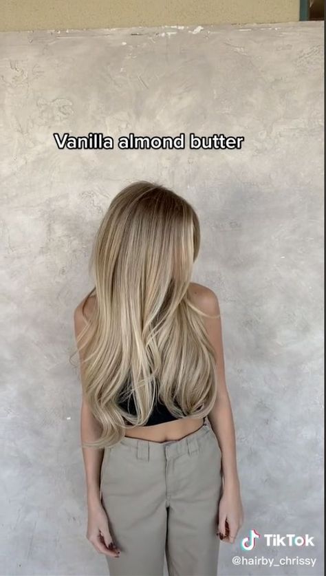 Summer Blonde Hair, Honey Blonde Hair, Blonde Hair Inspiration, Blonde Hair Looks, Hair Skin Nails, Penteado Cabelo Curto, Long Blonde, Hair Color And Cut, Hair Inspiration Color