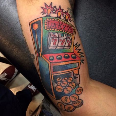 Slot Machine Tattoo, Zion T, Casino Machines, Poker Machine, Lucky Tattoo, Cake Light, Tattoo Pictures, Machine Tattoo, Slot Machine Cake