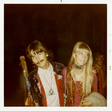 George Harrison Pattie Boyd, 60s Icons, Beatles Girl, Pattie Boyd, Beatles George, Jfk Airport, Something In The Way, 70s Aesthetic, I'm With The Band