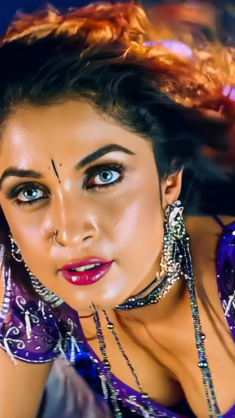 Ramya Krishna Face Expression, Ramya Krishna, Hot Gril, Ramya Krishnan, Actress Without Makeup, Arabian Beauty Women, Glamour Beauty, Hot Images, Madhuri Dixit