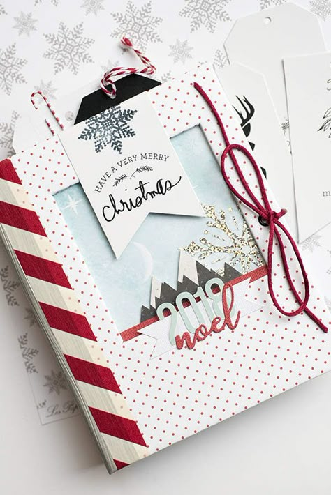 Bonsoir ! Je suis super heureuse de vous présenter le dernier kit de l'année : Noël 2018 ! Vous pourrez retrouver le kit complet en vente ICI à partir de vendredi 16/11 à 20h. Le kit très complet cont December Daily Ideas Inspiration, Christmas Scrapbook Ideas, Christmas Mini Albums, December Daily Ideas, Album Photo Scrapbooking, Mini Album Scrap, Daily Ideas, Mini Albums Scrap, Christmas Journal