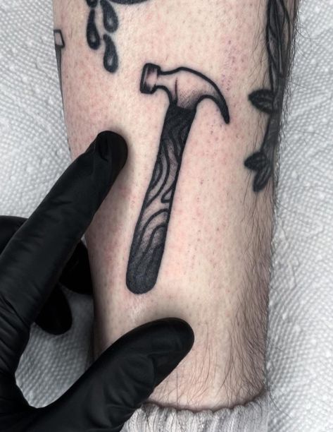 Traditional Hammer Tattoo, Hammer Tattoo, American Traditional, Hammers, Mini Tattoos, Traditional Tattoo, Tatting, Art Tattoo, Tattoo Ideas