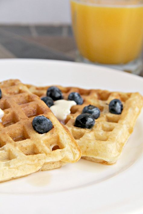 Easy Buttermilk Waffle Recipe, Malted Waffle Recipe, Buttermilk Waffle Recipe, Buttermilk Waffle, Buttermilk Waffles Recipe, Buttermilk Waffles, Pancake Recipe Buttermilk, Diy Easy Recipes, Yummy Healthy Breakfast