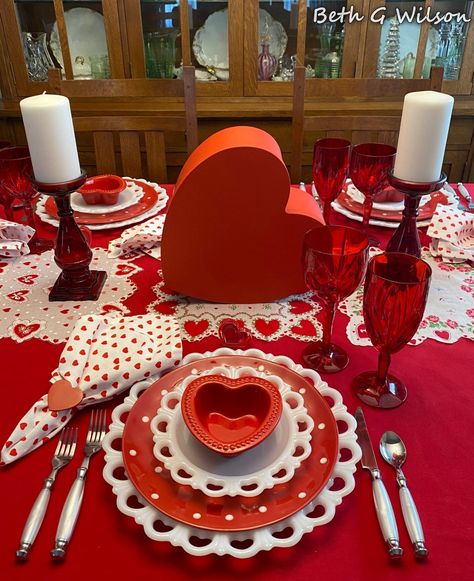 Valentines Dining Table Decor, Valentine Table Settings, Valentines Day Dinner Decorations, Valentines Day Table Decorations, Valentines Table Setting, Valentines Day Table Setting, Valentines Table Centerpieces, Valentine’s Tablescape, Valentines Tablescape