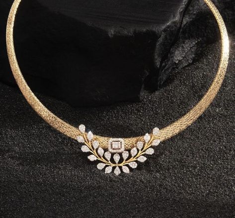 Neck Pieces Jewelry, Choker Necklace Designs, Diamond Pendants Designs, Antique Gold Jewelry Indian, Fancy Jewelry Necklace, Modern Gold Jewelry, Jewelry Designing, Gold Jewelry Simple Necklace, Pearl Necklace Designs