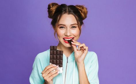 Lchf Snacks, Kids Colouring Printables, Dark Chocolate Benefits, Chocolate Fan, Blood Sugar Management, Chocolate Day, Fiber Rich, 200 Calories, Chocolate Dipped