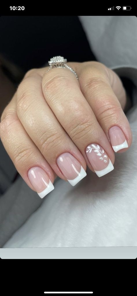 French Tip Nails With Leaf Design, French Tips With Accent Nail, French Tip With Accent Nail, French Manicure With Accent Nail, Ivy Nails, Sqaure Nails, White French Nails, Gel Nails French, Prom 2023