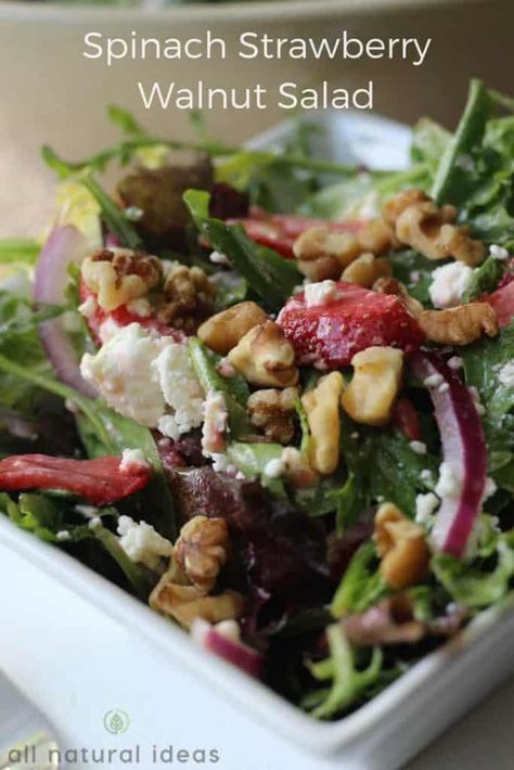 Easy spinach strawberry walnut salad with goat cheese Strawberry Walnut Salad, Walnut Salad Recipe, Salad Recipes Low Carb, Fancy Lunches, Salad Spinach, Salad With Goat Cheese, Side Dishes Veggies, Feta Cheese Salad, Dinner Recipes Ideas