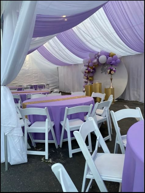 Purple Backyard Party, Lilac Gold And White Party, Light Purple And Gold Quinceanera Ideas, Lavender And Gold Sweet 16, Lavender And Gold Graduation Party, Lavender Birthday Theme, Lavendar Birthday Party, Quince Ideas Decoration, Lavender Graduation Party