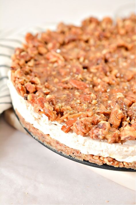 No-Bake Keto Pecan Pie Cheesecake Keto Pecan Pie Cheesecake, Pumpkin Pecan Cheesecake, Sugar Free Pecan Pie, Butter Pecan Cheesecake, Pecan Pie Cheesecake Recipe, Keto Pecan Pie, Pecan Pie Crust, Pecan Crust, Pecan Desserts