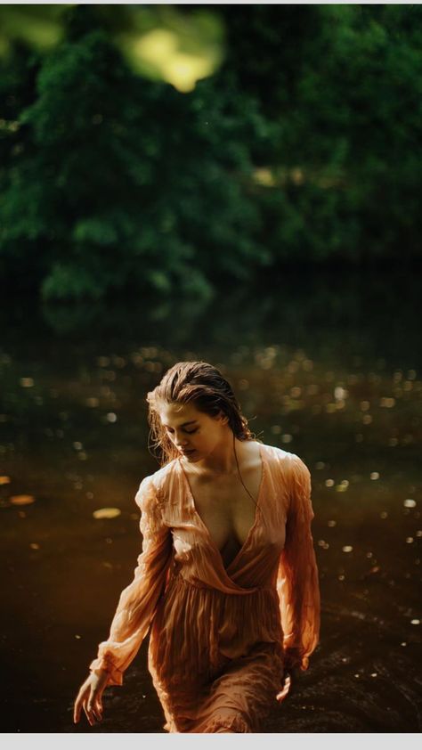 Lake Photoshoot, Nature Photoshoot, Shotting Photo, Photographie Portrait Inspiration, Portrait Photos, Summer Photoshoot, Outdoor Photoshoot, Water Photography, Photoshoot Concept