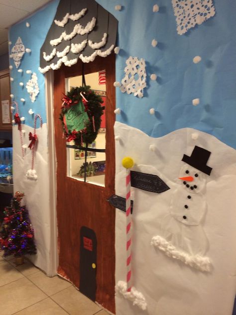 Santa's Office, Winterwonder Land, January Door Decorations, Winter Boards, Winter Door Decorations Classroom, Winter Classroom Door, Prek Christmas, Christmas Hallway, Christmas Door Decorating Contest