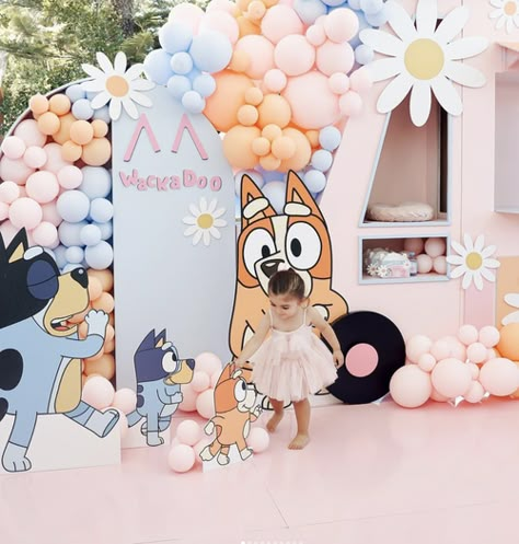 Adorable Bluey Birthday Party Ideas To Bring The Show To Life — A Party That Pops Boho Bluey Birthday, Groovy Bluey Party, Bluey Room Ideas Girl, Girly Bluey Party Theme, Bluey Birthday Backdrop, Bluey Birthday Girly, Bluey Birthday Party Ideas, Fiesta Bluey, Bingo Birthday