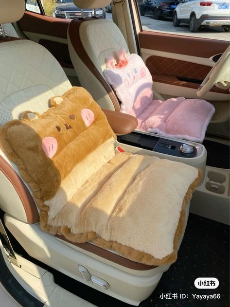 Cozy Car Interior, Kawaii Car, Car Organization Diy, Girly Car Accessories, Inside Car, Car Deco, Cool Car Accessories, Pretty Bike, Girly Car