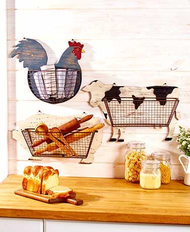 Wood Cutout Wall Decor, Farm Fresh Kitchen Decor, Farmhouse Rooster Kitchen, Kitchen Rooster Decor Ideas, Cow Theme Kitchen Decor, Farmhouse Cow Kitchen, Farm Animals Kitchen Decor, Decorating With Chickens, Cow Themed Kitchen Farmhouse