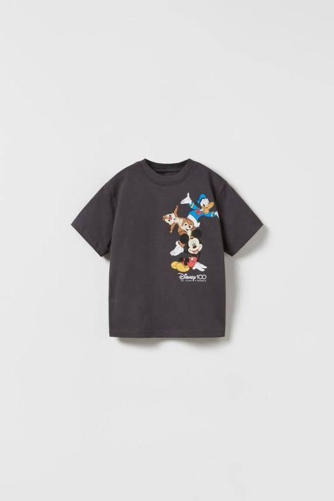 Mickey Mouse Tshirt, Boys Prints, Disney Print, Zara Portugal, Disney T Shirt, Mickey Mouse T Shirt, Newborn Boy Clothes, Mickey Mouse Shirts, Tie Dye Diy