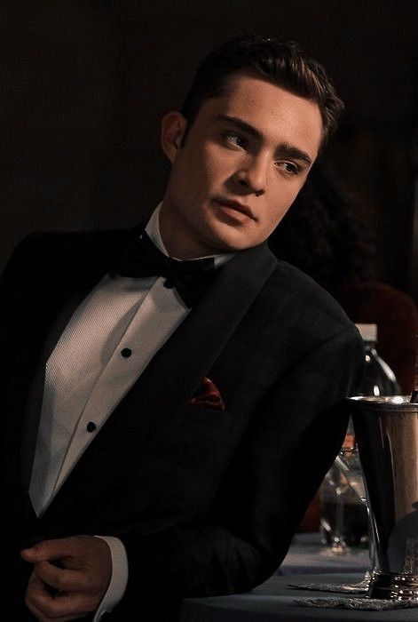 Chuck Bass Old Money Man Hot Chuck Bass Aesthetic, Chuck Bass Ed Westwick, Mode Gossip Girl, Estilo Blair Waldorf, Estilo Gossip Girl, Gossip Girl Quotes, Stile Blair Waldorf, Gossip Girl Aesthetic, Chuck Blair