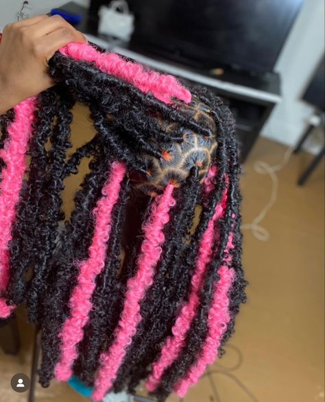 Butterfly Locs Pink And Black, Pink Butterfly Locs, Butterfly Locks, Adore Hair Dye, Diy Hair Color, Natural Braids, Sleek Ponytail Hairstyles, Braided Ponytail Hairstyles, Quick Natural Hair Styles