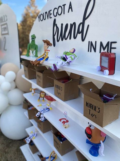 Toy Story Goodie Bags Diy, Toy Story Goody Bag Ideas, Toy Story Birthday Table Ideas, Boy And Girl Party Themes Together, Toy Story Birthday Party Favors, Modern Toy Story Party, Toy Story Favors, Toy Story Birthday Party Ideas 3, Toy Story Goodie Bags