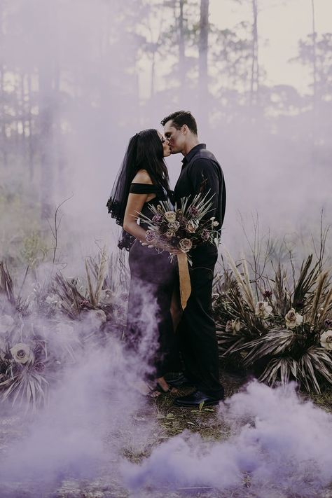 Creepy Wedding, Newlywed Photos, Unbreakable Vow, Farmer Photography, Moody Elopement, Halloween Anniversary, Gothic Wedding Theme, Witch Wedding, Dark Wedding Theme