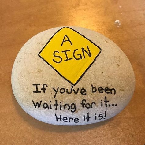 Funny Rock, Art Coquillage, Art Pierre, Rock Painting Ideas, Posca Art, Painted Rocks Craft, Painted Rocks Diy, Rock Painting Ideas Easy, Rock Painting Patterns