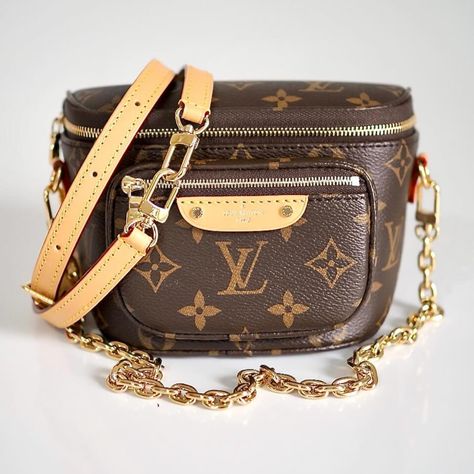 The best hands free compact bag ever #lvbumbag 🤎 for sale online www.vintage-united.com✔️ - LV Mini Bumbag Monogram Canvas, GHW/Authentic /Brand new/Full set/€.,info👉via Webshop link in bio or DM . . . #Authenticonly #luxuryfashion #prelovedfashion #vintagefashion #affordableluxury #luxuryconsignment #vintageunited #louisvuittonforsale Compact Bag, Consignment Shops, Affordable Luxury, Monogram Canvas, Hands Free, Full Set, Link In Bio, Vintage Fashion, Louis Vuitton