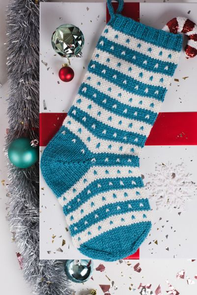 Snow Flurry Stocking - I Like Knitting Knitted Christmas Stocking Patterns Free, Jumbo Christmas Stocking, Short Row Heel, Christmas Stocking Pattern Free, Knitted Christmas Stocking Patterns, Stocking Pattern Free, Knit Christmas Stocking, Mini Christmas Stockings, Light Blue Knit