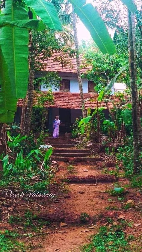 Kokan Maharashtra Nature, Kokan Maharashtra Photography, Kokan Maharashtra Village, Kokan House, Chettinadu House, Kerala Traditional House, Indian Houses, Kerala Travel, Amazing India