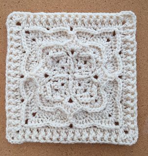 Free Crochet Square, Crochet Square Pattern, Crochet Squares Afghan, Picture Tutorial, Crochet Granny Square Blanket, Crochet Blocks, Row By Row, Crochet Square Patterns, Granny Squares Pattern