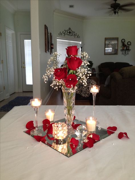 Wedding centerpiece on a budget by Vera Valentine Centerpieces, Lighted Centerpieces, Rustic Wedding Decorations, Tafel Decor, Quince Ideas, Diy Centerpieces, Valentine Wedding, Romantic Dinners, Valentines Day Decorations