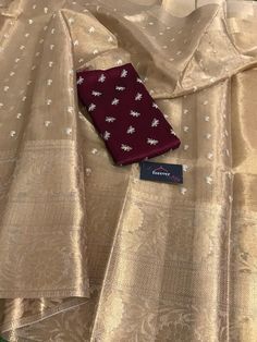 Simple Saree Designs, New Saree Blouse Designs, Fashionable Saree Blouse Designs, New Embroidery, Fancy Sarees Party Wear, Indian Saree Blouses Designs, Simple Sarees, Silk Saree Blouse Designs, Saree Blouse Patterns