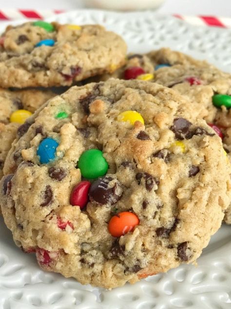 Jumbo Cookies Monsters, Jumbo Monster Cookies, M&m Monster Cookies, Mini Monster Cookies, Monster Cookies No Peanut Butter, M And M Recipes, Great American Cookie Recipe, Best Monster Cookies, American Cookies Recipe