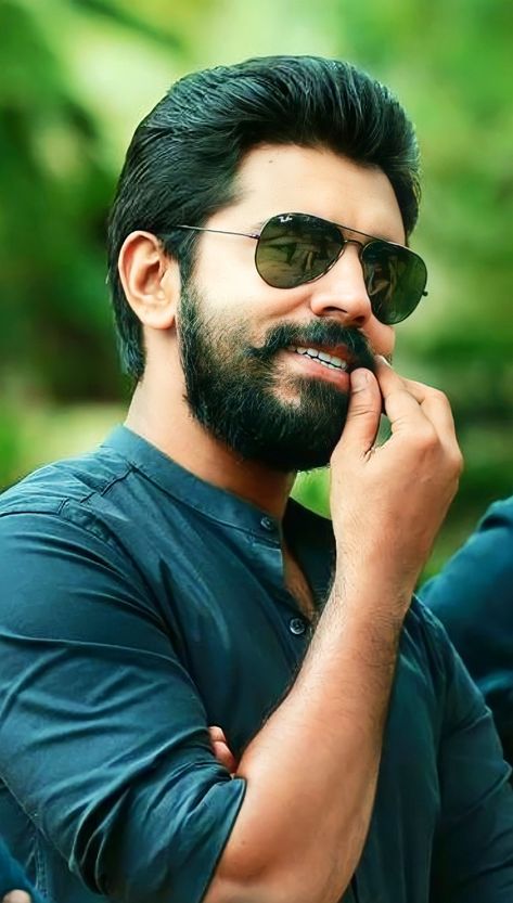 mollywood wallpaper Nivin Pauly Wallpaper, Nivin Pauly, Wwe The Rock, Action Movie Poster, Friendship Photography, Drawing People Faces, Cute Couples Photography, Man Photography, Actor Picture