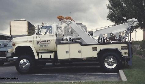 Rogner’s Towing and Recovery, Palatine IL - Chevy 4x4 w/ Challenger wrecker … photo courtesy Chris Iodice Chevy 4x4, Towing And Recovery, Towing Service, Tow Truck, Chevy, Trucks, Quick Saves