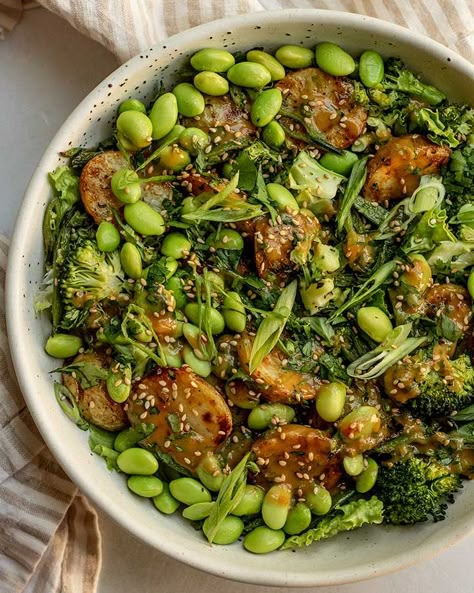 Summer Broccoli Recipes, Vegetarian Recipes Potato, Broccoli And Potato Recipes, Vegetarian Broccoli Recipes, Plant You, Flexitarian Meals, Potatoes And Brussel Sprouts, Broccoli Dinner, Recipes Sweet Potato