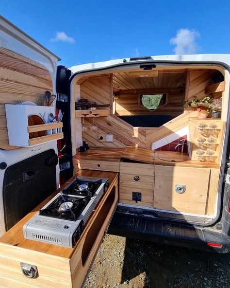 Van Conversion Plans, Iveco Daily Camper, Cargo Van Conversion, Van Conversion Layout, Camper Van Kitchen, Cargo Trailer Camper Conversion, Van Builds, Camper Interior Design, Cargo Trailer Conversion