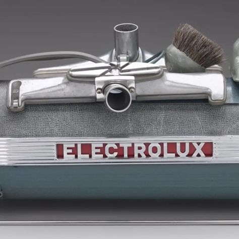 Vintage Vacuums - 11 sought-after collectible models with retro appeal - Antique Trader Vintage Vacuum Cleaner, Electrolux Vacuum, Carpet Sweeper, Hoover Vacuum Cleaner, Beach Model, Carpet Cleaning Machines, Pet Cleaning, Household Appliances, Handheld Vacuum