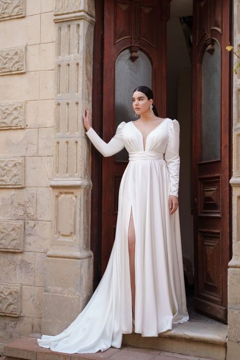 Long Sleeve Wedding Dress For Plus Size, Plus Size Gowns With Sleeves, Boho Formal Dress, Sleeve Wedding Gowns, Wedding Gowns Plus Size, White Dress Aesthetic, Wedding Dresses Xl, Plus Size Bridal Gowns, Plus Size Wedding Dresses With Sleeves