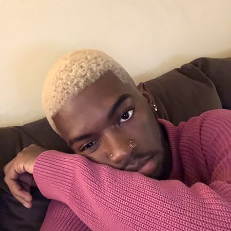 Hair Color For Dark Skin Men, Black Men Blonde Hair, Colored Buzzcut, Buzz Cut Men, Men With Blonde Hair, Brown Skin Blonde Hair, Bleached Hair Men, Short Bleached Hair, Men Blonde Hair