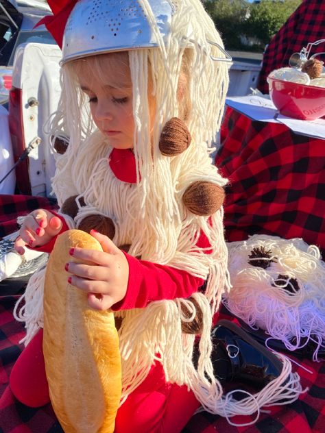 #spaghettiandmeatballs #DIY #Halloweencostumes #TruckOrTreat Vocabulary Parade, School Costume, Silly Hats, Crazy Hats, Creative Costumes, Trunk Or Treat, Girl Mom, Costume Makeup, Medical Professionals