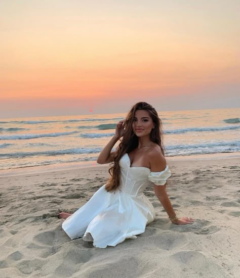 Beach Dress Photoshoot, Accepting Yourself, Cute Beach Pictures, Take Care Of Myself, Sea Dress, Summer Picture Poses, Beach Pictures Poses, I Love Myself, Photography Posing Guide